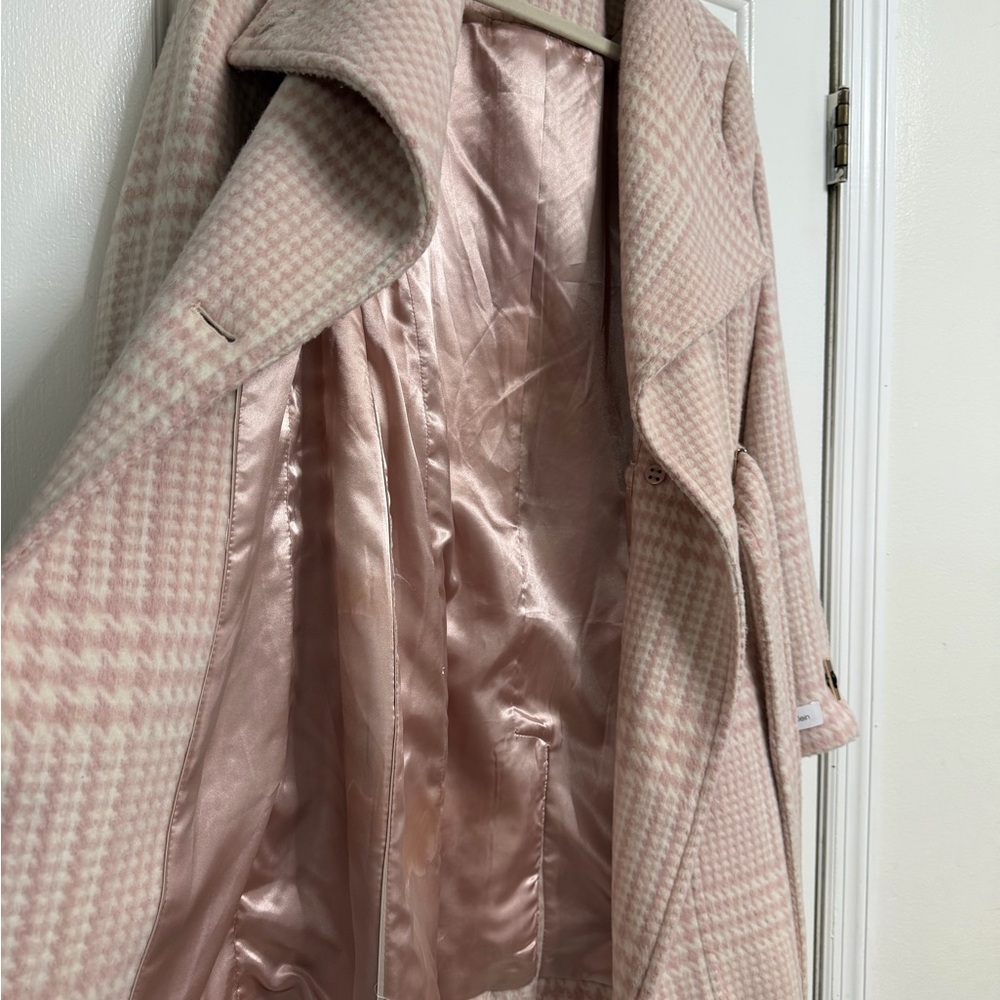 Calvin Klein Pink and Cream Houndstooth Trench Coat - Picture 3 of 9